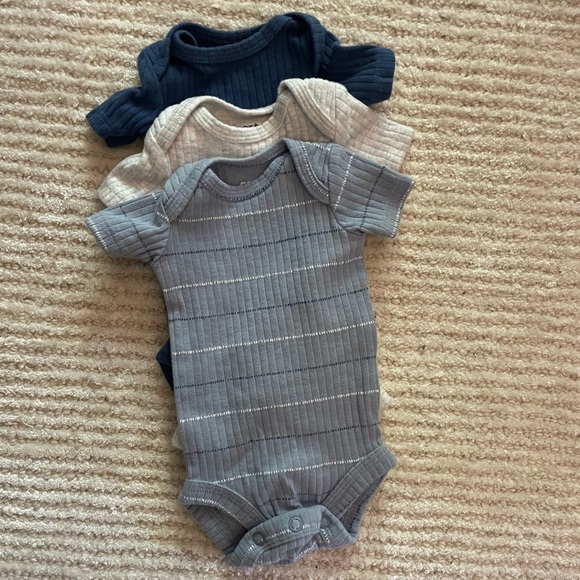 Preemie baby clothes - Picture 2 of 5